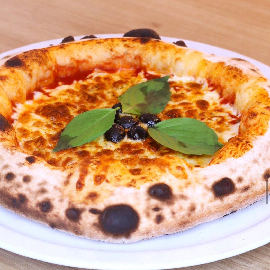 AU FOUR A PIZZA ~ Au feu de bois ~ 3